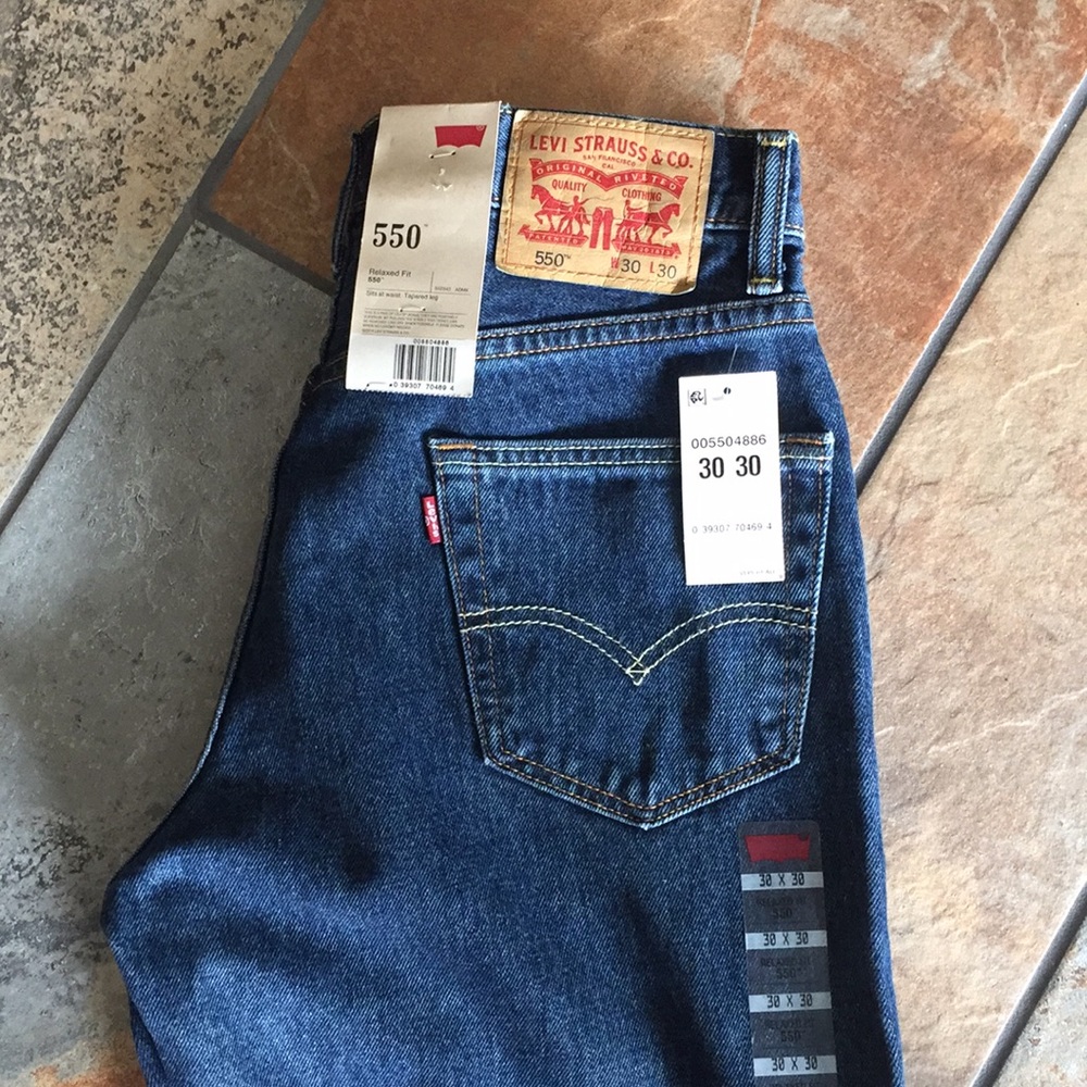NWT Levi’s 550 30x30 🔥🔥